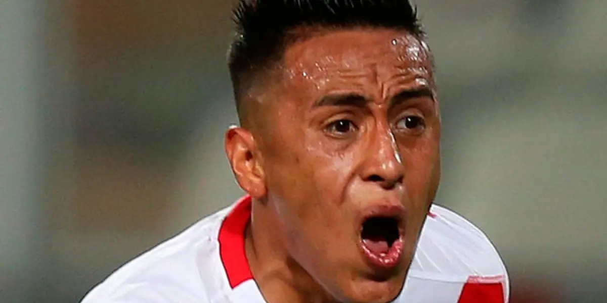 El mediocentro ofensivo de la selección peruana fue comparado con una estrella de la lucha libre
