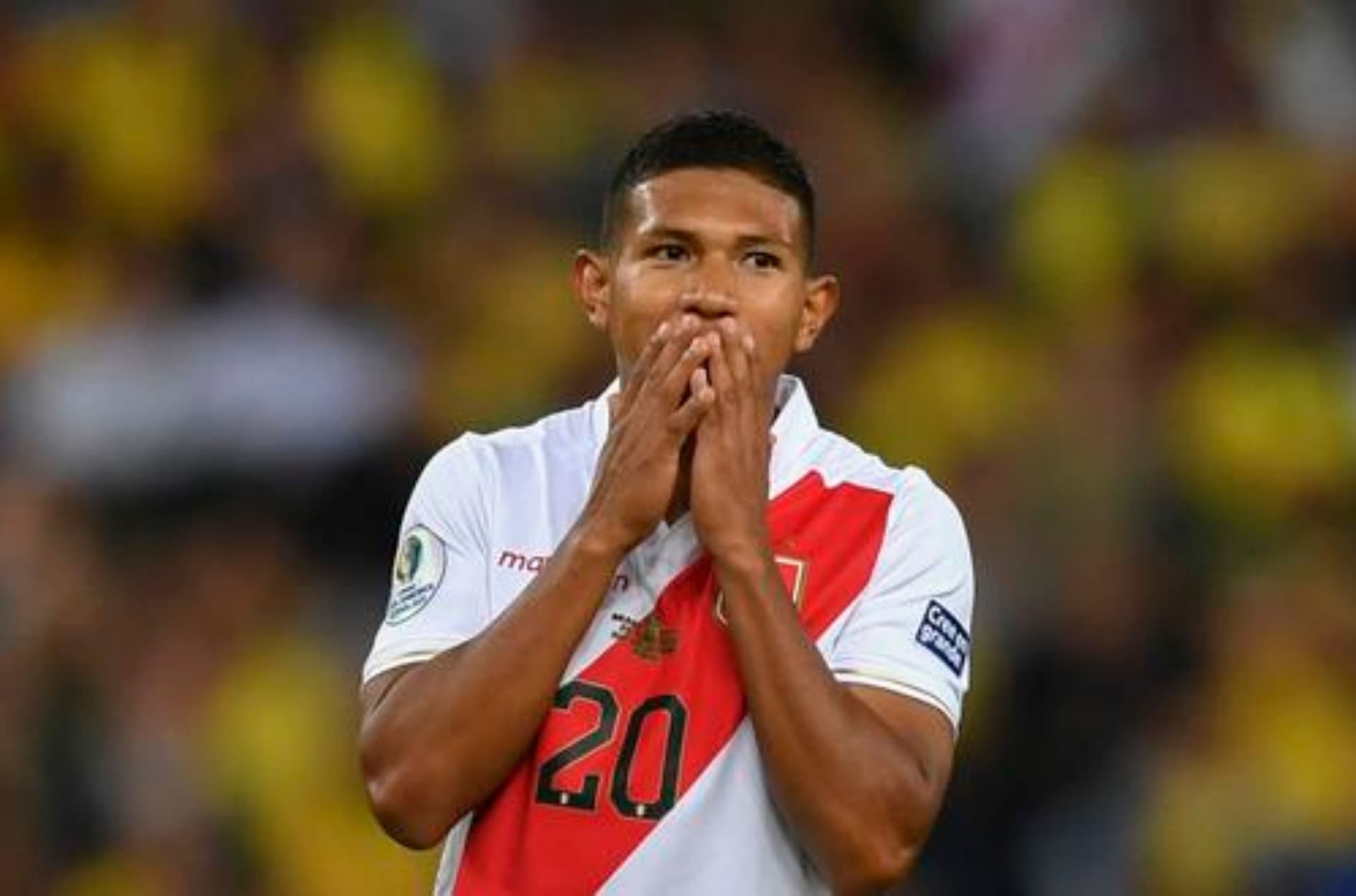 El ‘Orejas’ no ha tenido una buena temporada 2022 ni tanto en su club como en la bicolor