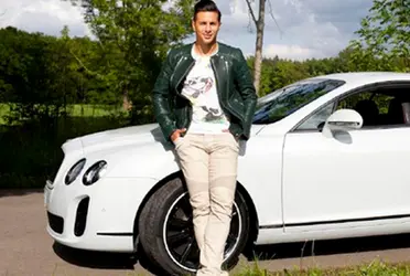 El peruano más exitoso en el extranjero disfruta de una cara colección de autos de lujos