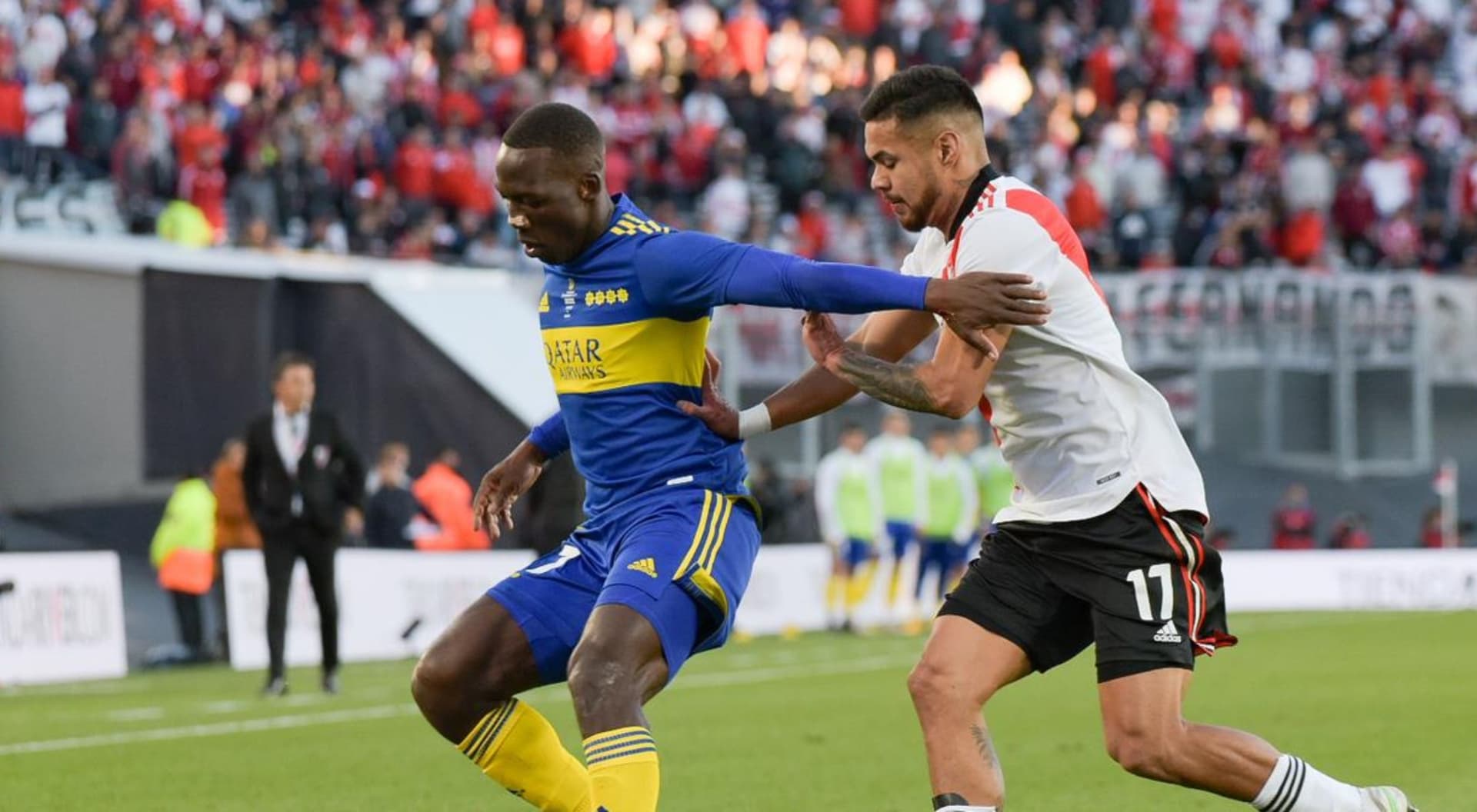 El peruano jugó los noventa minutos del clásico argentino
