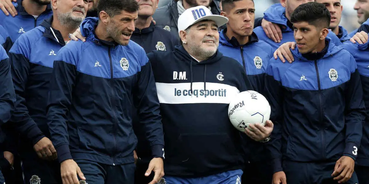 Conoce al peruano que puede ser dirigido por Diego Armando Maradona en Gimnasia y Esgrima de la plata