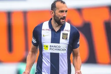 El 'pirata' es también muy conocido por sus polémicas, más allá de sus goles en los diversos clubes de su carrera.