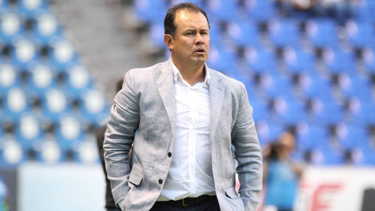 El técnico peruano habló sobre el desempeño de los clubes nacionales en la Libertadores y el papel de la FPF.