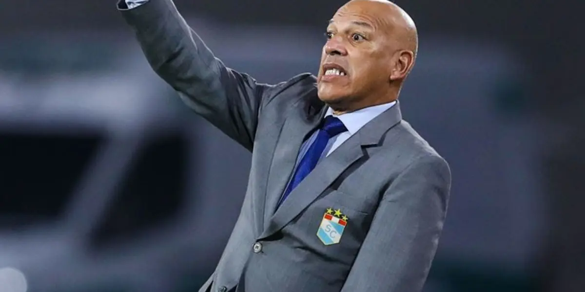 El técnico peruano nuevamente está sin club, aunque fue por motivos personales su salida del Royal Pari