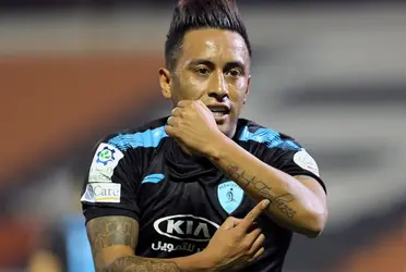 El volante de la Selección Peruana tiene un peculiar método para comunicarse con sus compañeros en Arabia tras ser elegido como capitán.