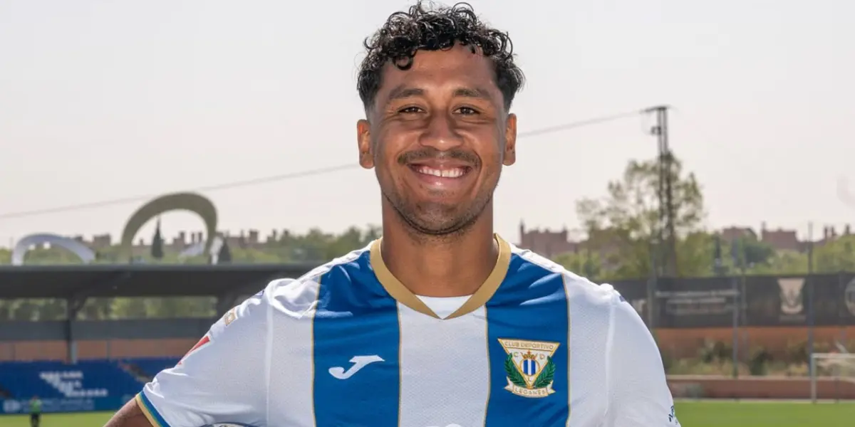 El volante peruano cambió de club y hasta el momento no levanta su nivel