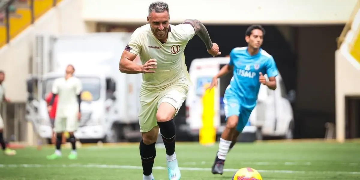 Emanuel Herrera anotó por fin con Universitario, pero las críticas hacia él y al equipo no cesan