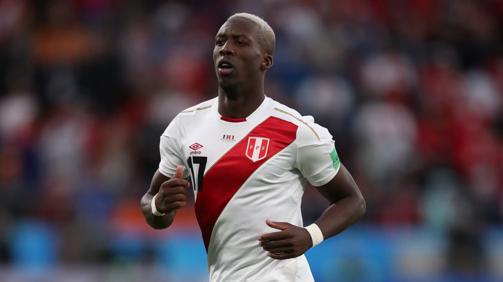En la Selección Peruana le pusieron un nuevo apodo a Luis Advíncula