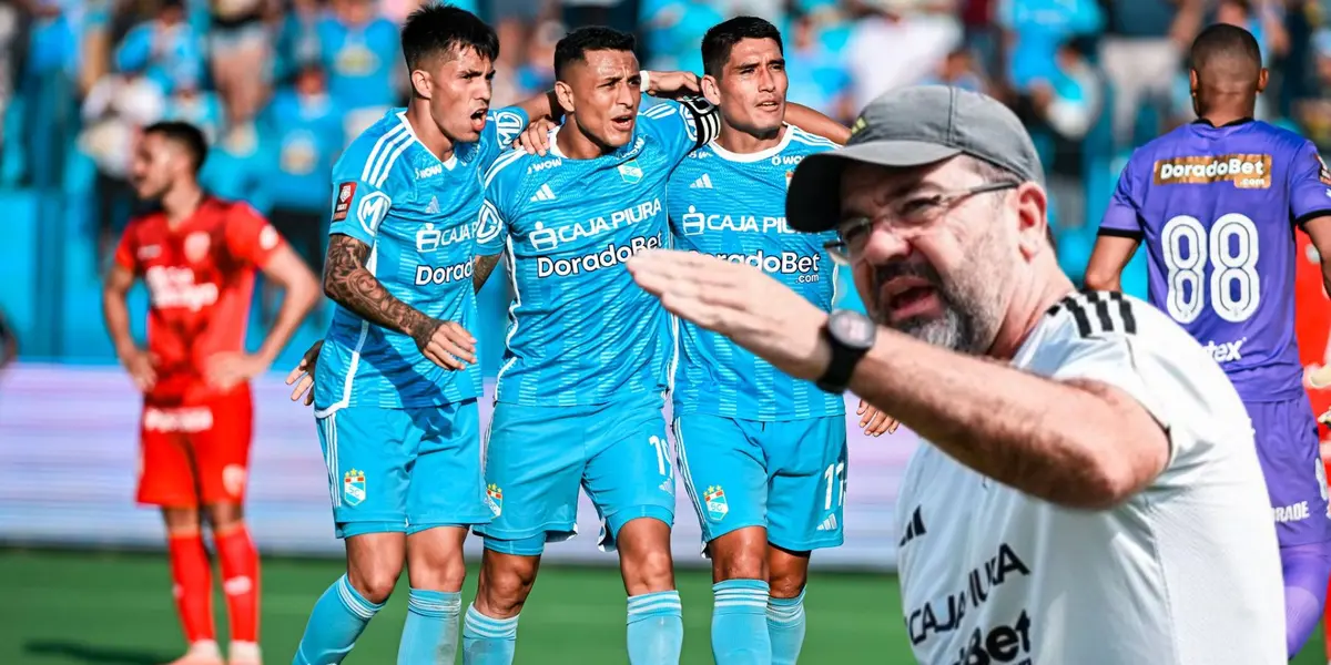 Enderson Moreira observando a González, Yotún y Ávila de Sporting Cristal