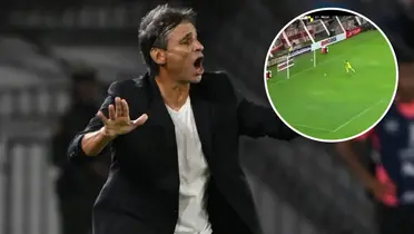 Fabián Bustos dando órdenes (Foto: AFP)