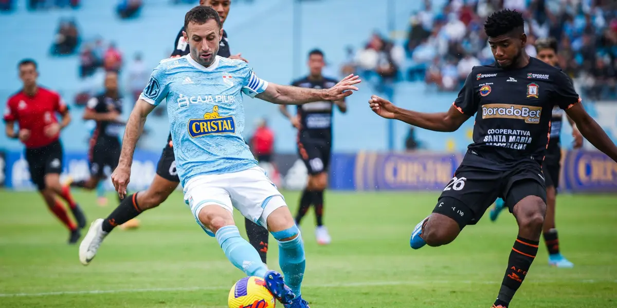 Futbolista 'rimense' fue de los mejores en la victoria 3-2 ante Ayacucho FC