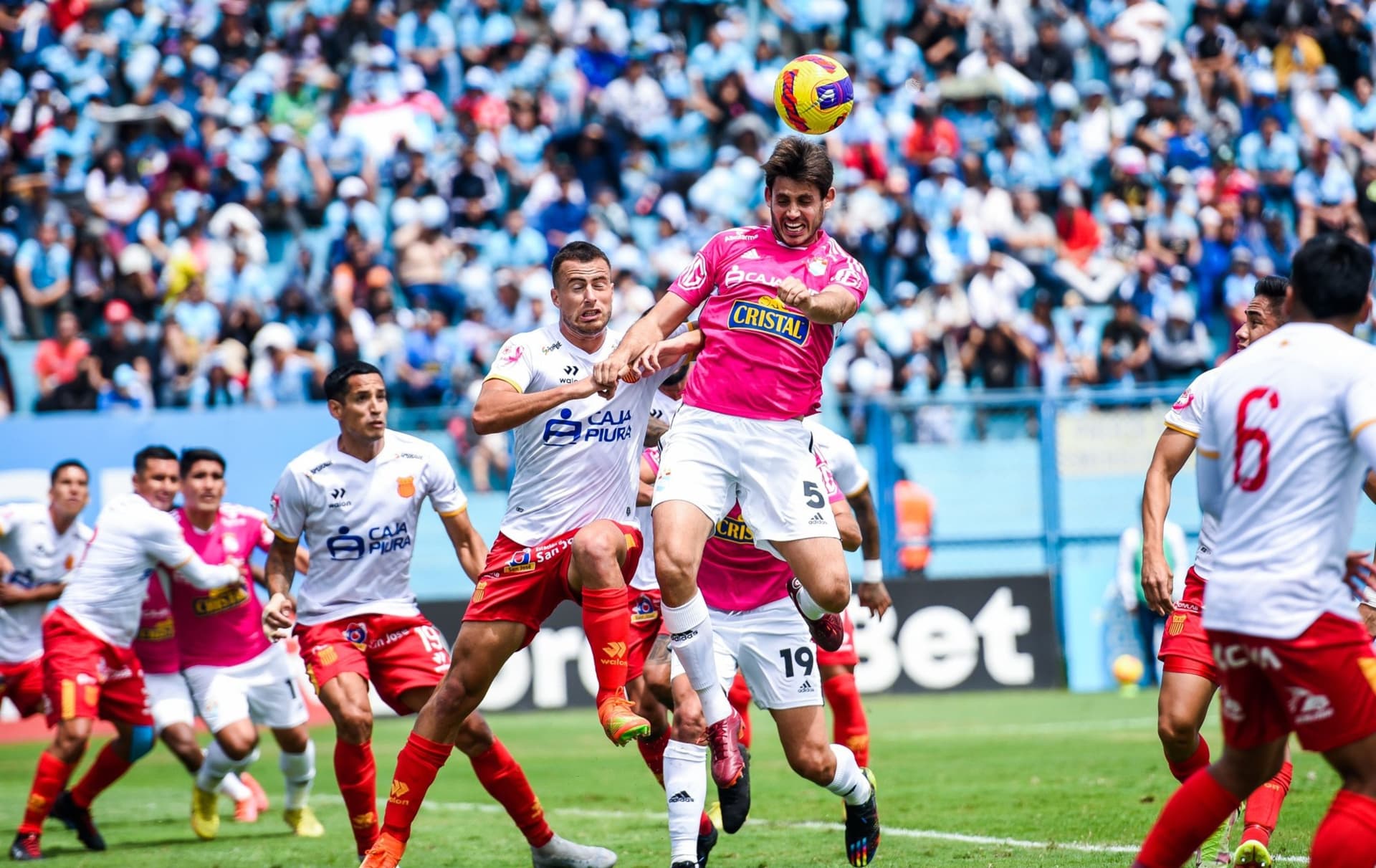 Futbolista ‘rimense’ jugó horrible ante Atlético Grau, y los hinchas lo destruyeron en redes sociales