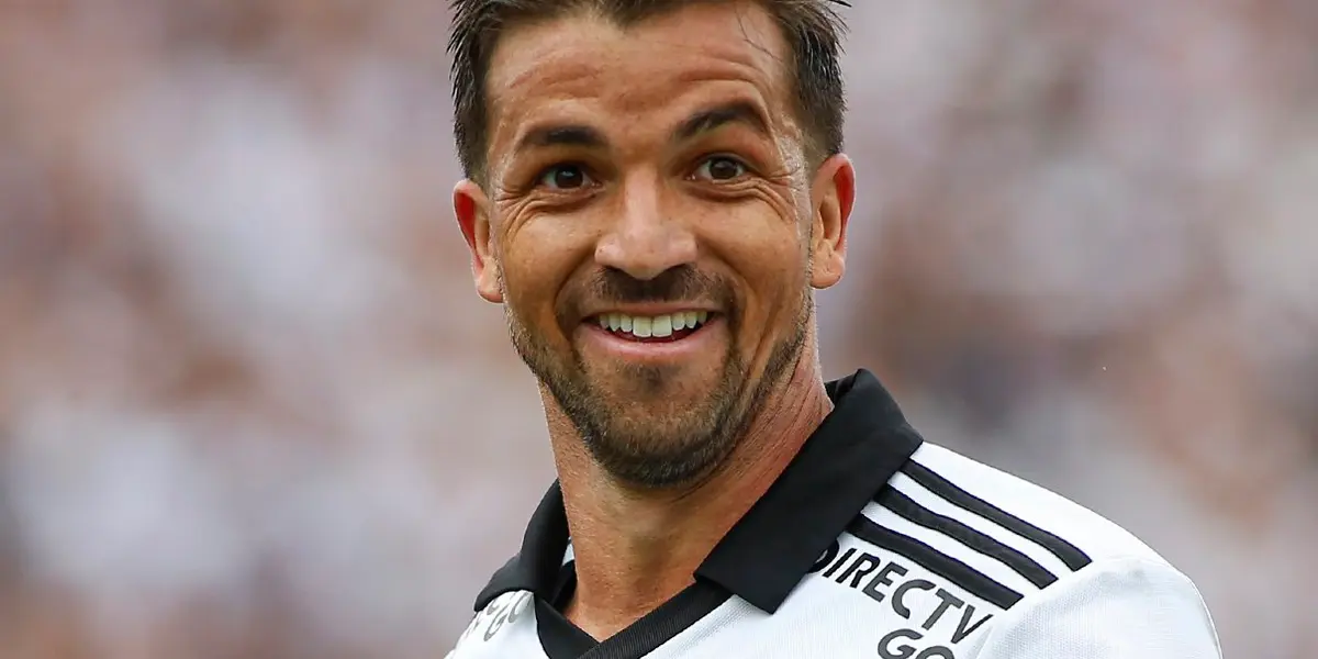 ‘Gabo’ metió un doblete ante la U. de Chile y en su celebración se la dejó al ‘tigre’