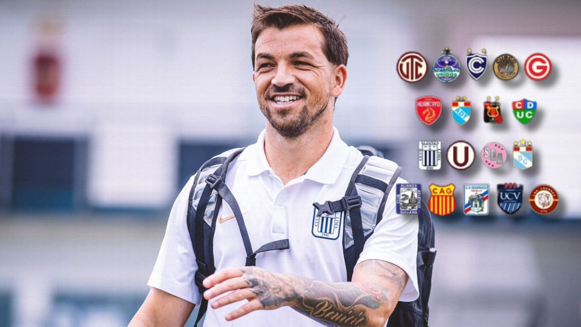 Gabriel Costa sonriendo y vistiendo la camiseta de Alianza Lima