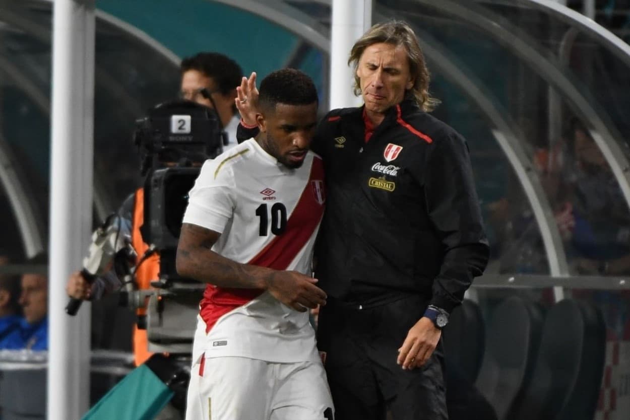 Gareca está convencido que Farfán será útil jugando los tramos finales de los partidos