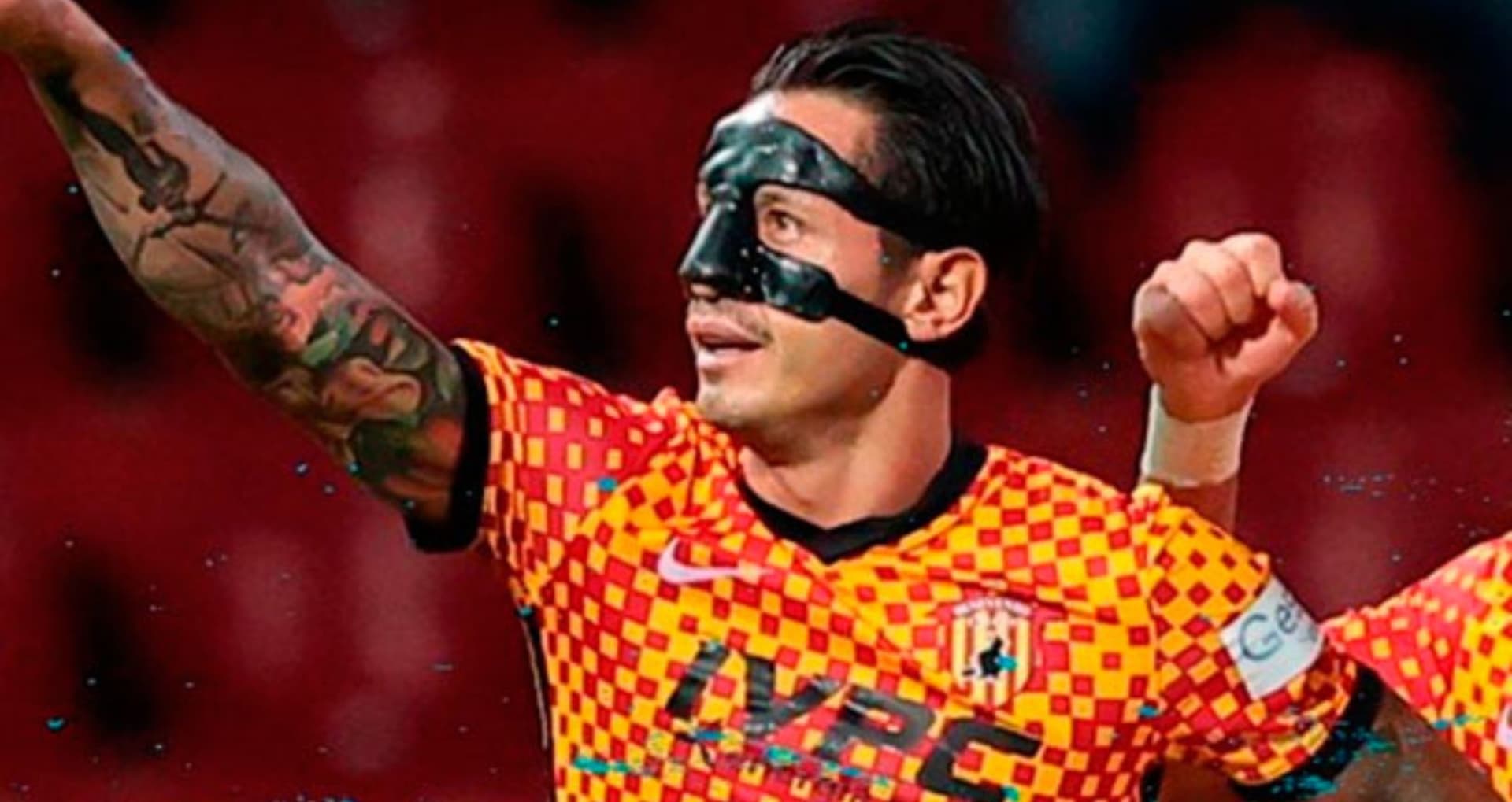 Gianluca Lapadula cobra una jugosa suma de dinero en Beveneto, donde se ha ganado el dinero que percibe a punta de goles y entrega por la camiseta