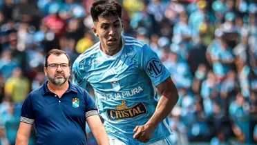 Gonzalo Aguirre con camiseta de Sporting Cristal y Enderson Moreira 