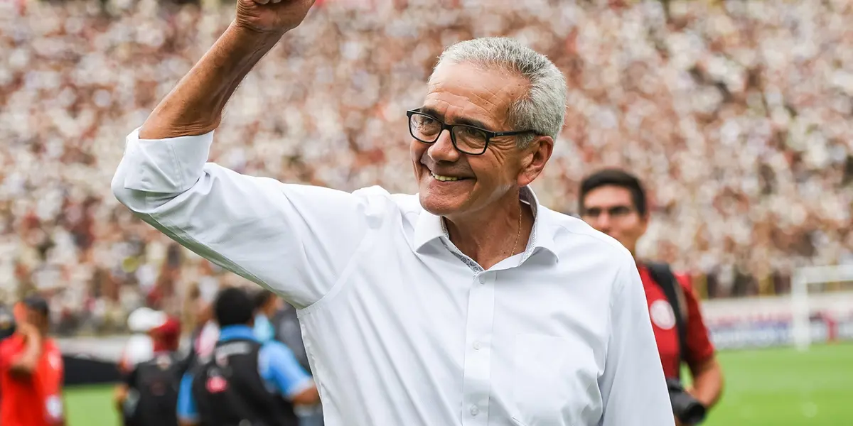 Gregorio Pérez es una opción que manejaría la directiva de Universitario de Deportes y pediría un salario de 25 mil dólares mensuales.