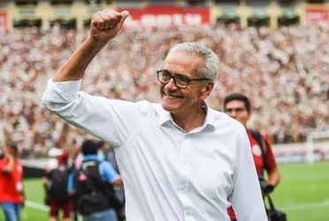 Gregorio Pérez es una opción que manejaría la directiva de Universitario de Deportes y pediría un salario de 25 mil dólares mensuales.