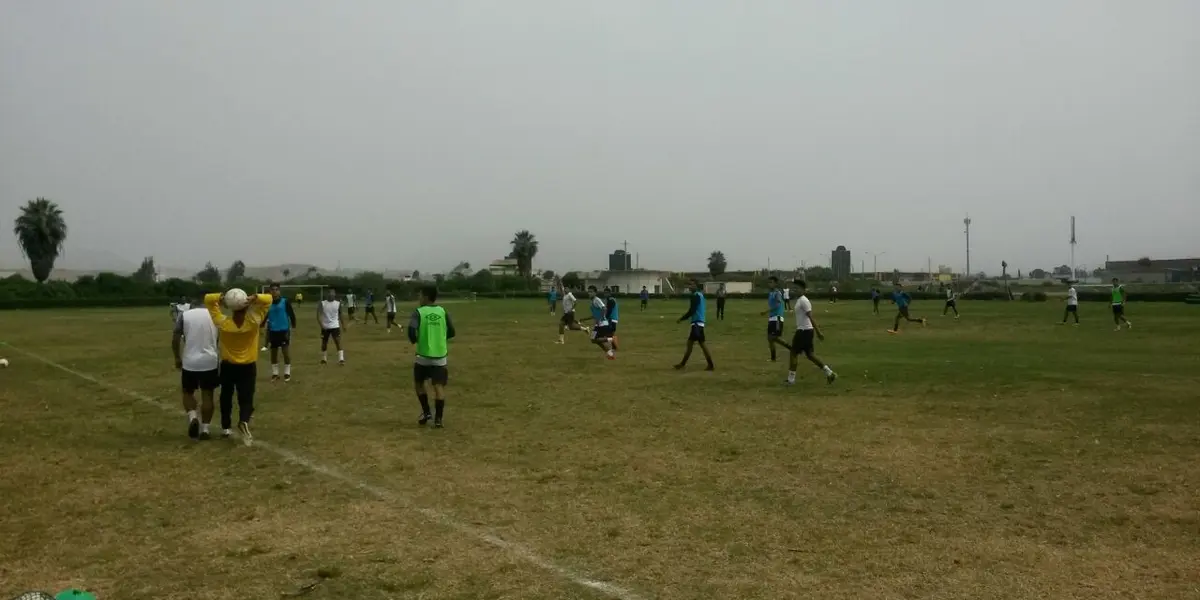 Ha pesar que Universitario de Deportes volvió a su "casa" en Campo Mar, se evidencia ciertas partes de la cancha, aun le falta mantenimiento