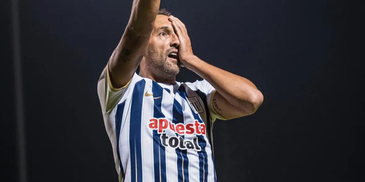 Hernán Barcos celebrando gol (Foto: Alianza Lima)