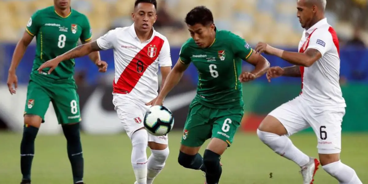 Hinchas de la selección altiplánica arremeten contra la Selección Peruana