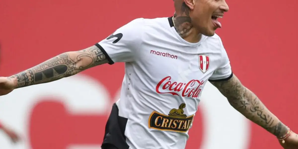 Hinchas piden a Paolo Guerrero en el Newell's