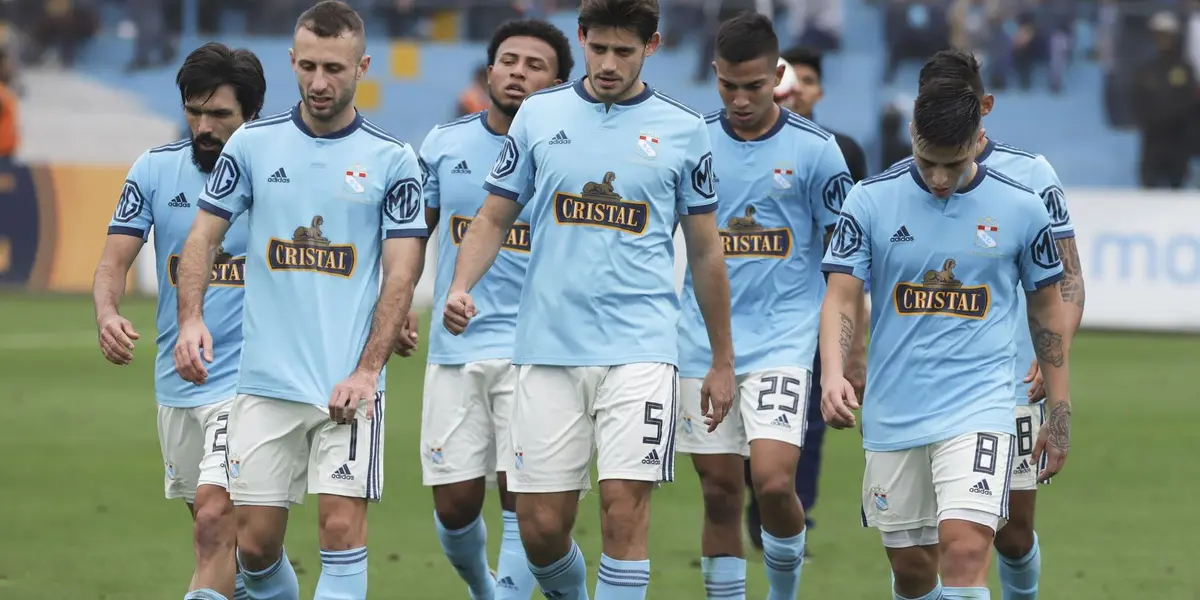 Hoy se confirmó el fichaje de John Mosquera por Cristal, quien a pesar de haber jugado en el Werder Bremen, ya está en sus últimos años de carrera.