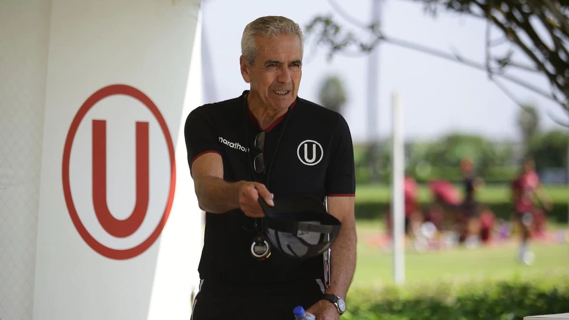 Jean Ferrari admitió que pensaba en darle un nuevo cargo a Gregorio Pérez en las institución.