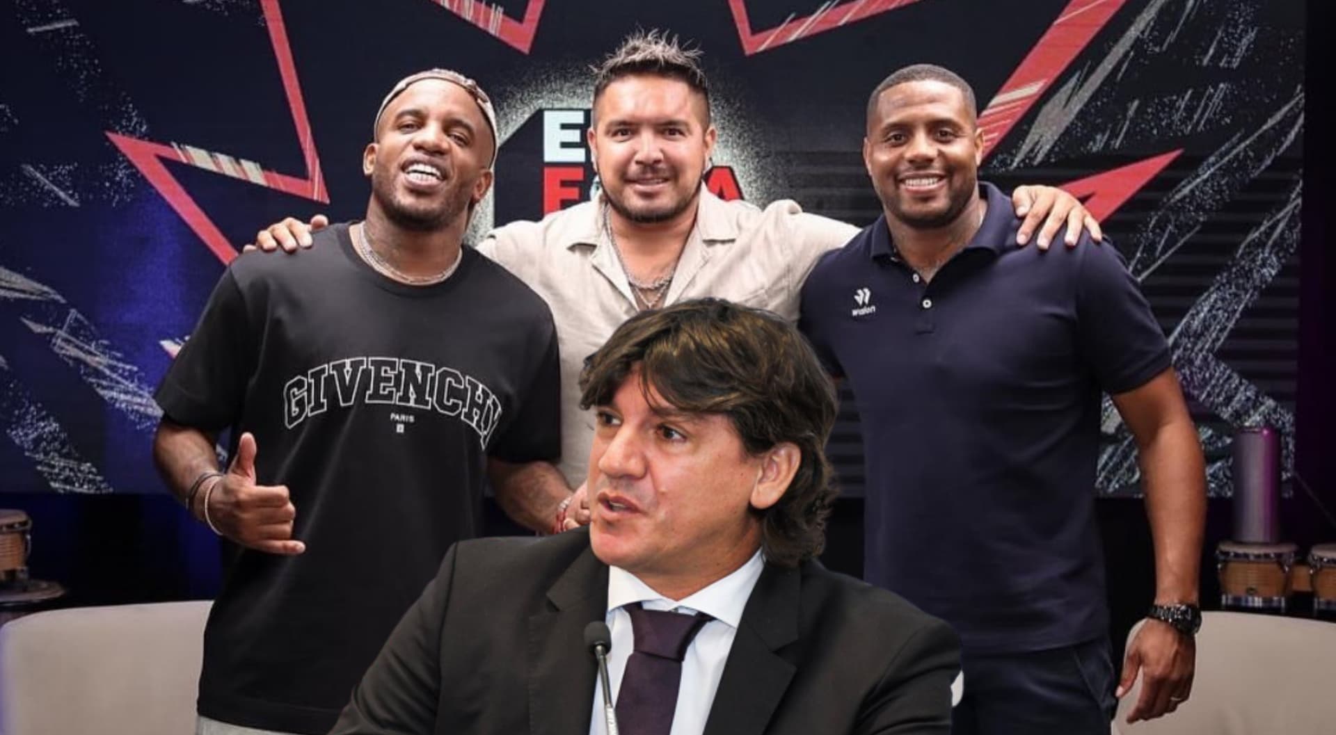 Jefferson Farfán, Juan Vargas, Roberto Guizasola, sonriendo para la foto. Abajo se encuentra Jean Ferrari. FOTO: 'X'