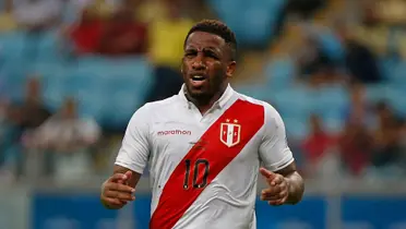 Jefferson Farfán jugando para la Selección de Peru en 2019. FOTO: Infobae.