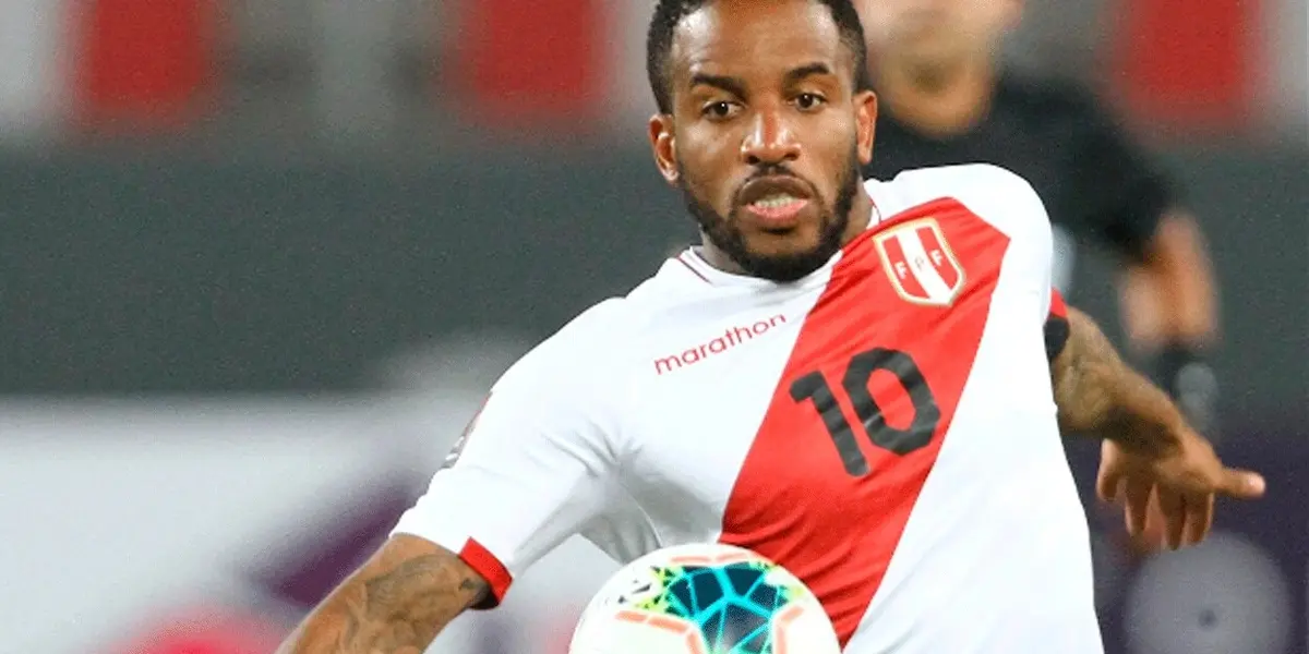 Jefferson Farfán se encuentra entrenando en la Videna, bajo la atenta mirada de Ricardo Gareca.