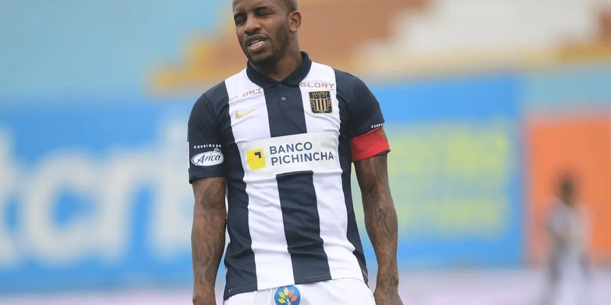 Jefferson Farfán sigue siendo criticado tras su terrible vuelta al fútbol