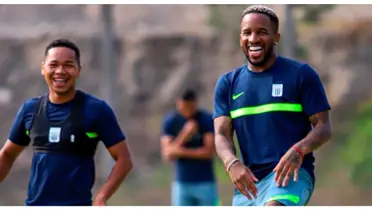 Jefferson Farfán y Miguel Cornejo. FOTO: VIVES.FUTBOL