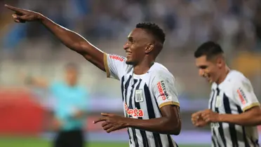 Jiovany Ramos celebrando su primer gol con camiseta de Alianza Lima