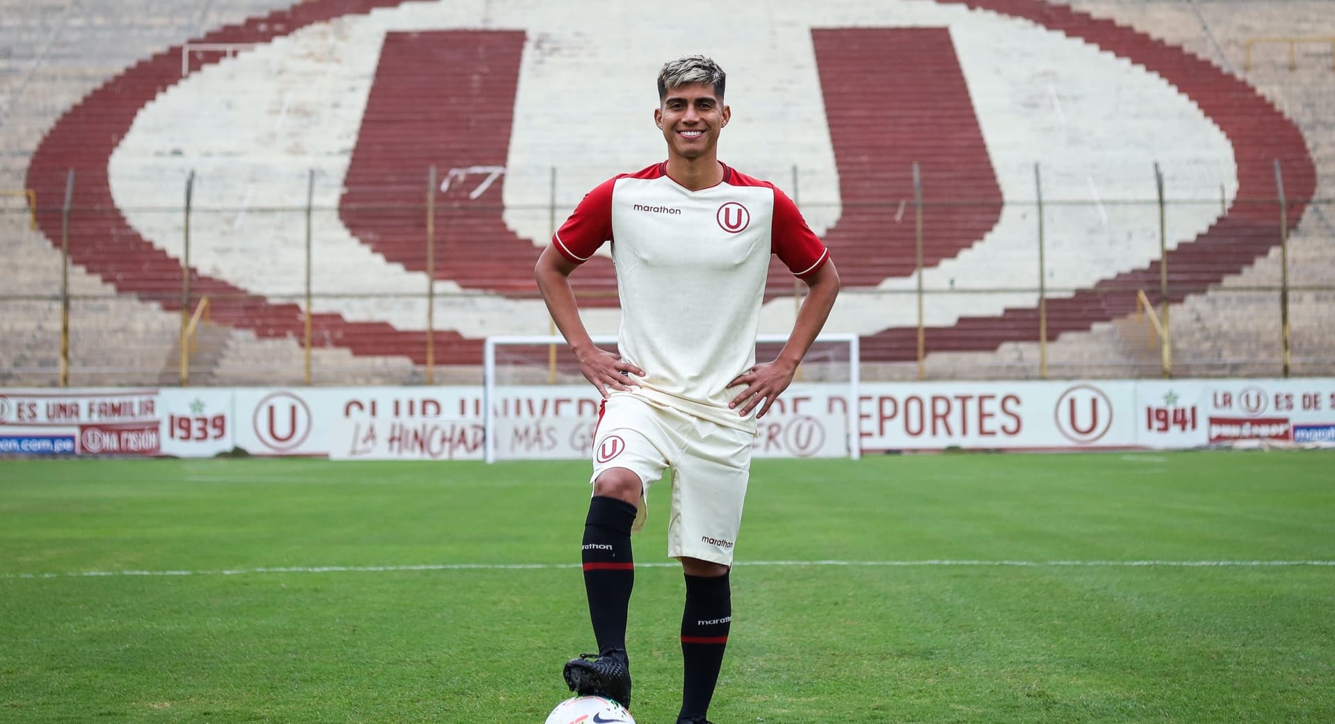 Jordan Guivin fue presentado por Universitario como flamante fichaje