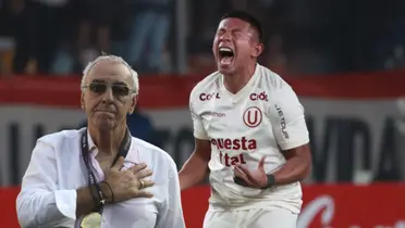 Jorge Fossati con la mano en el pecho y Edison Flores gritando