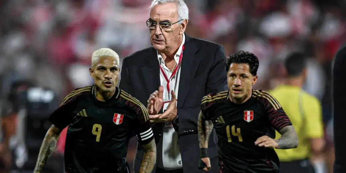 Jorge Fossati junto a Paolo Guerrero y Gianluca Lapadula