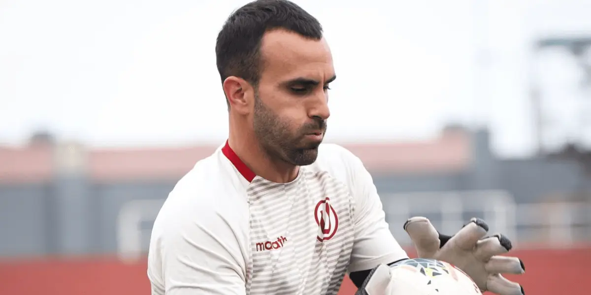 José Carvallo tiene cansado a los hinchas de Universitario de Deportes