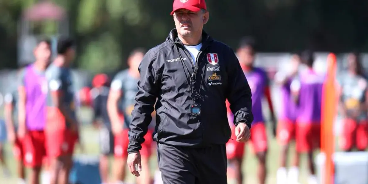 Juan Reynoso debutó como entrenador peruano