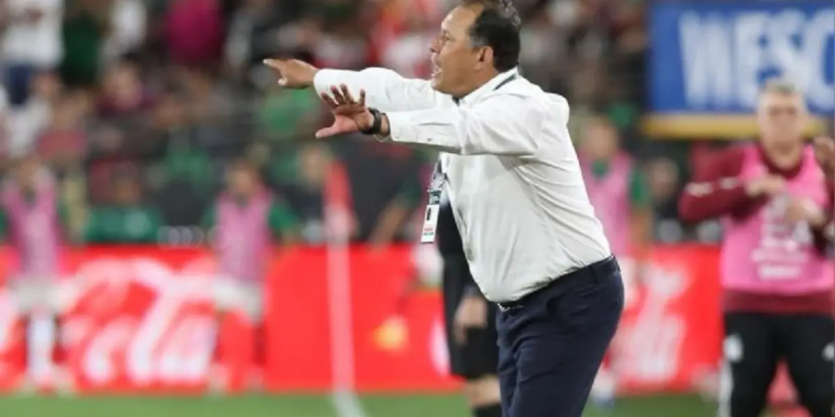 Juan Reynoso dirigió su primer partido con Perú