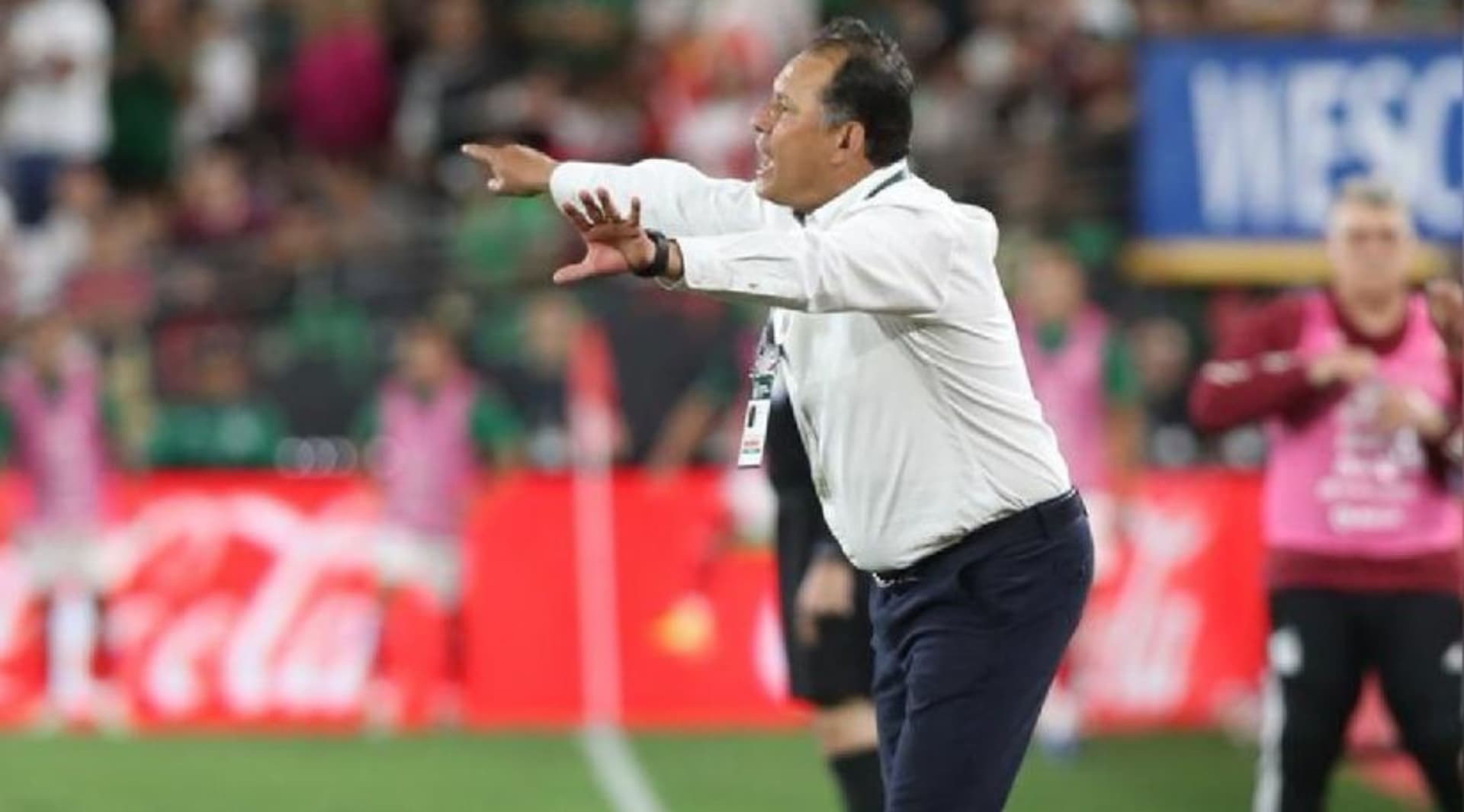 Juan Reynoso dirigió su primer partido con Perú