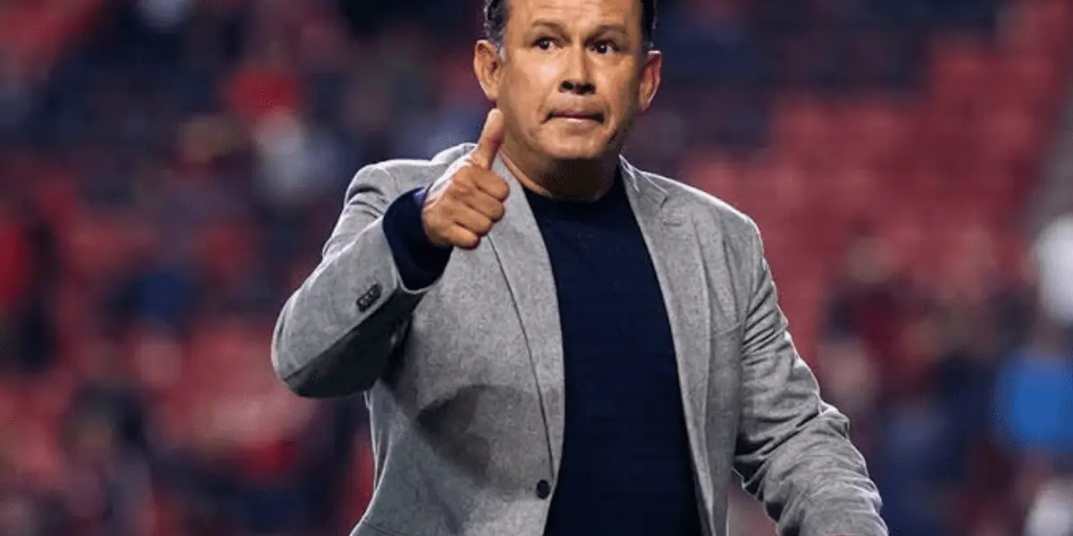Juan Reynoso estaría cerca de firmar como nuevo entrenador de la Selección Peruana 