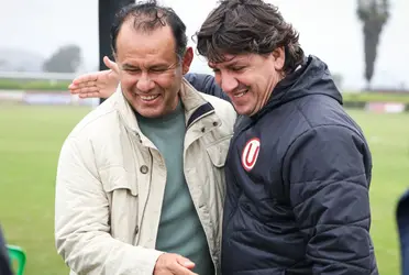 Juan Reynoso estuvo presente en los entrenamientos de Universitario en Campo Mar