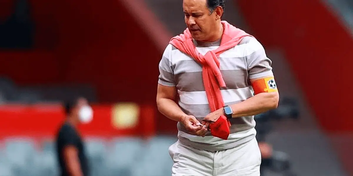 Juan Reynoso no ha caído muy bien en Argentina desde su llegada