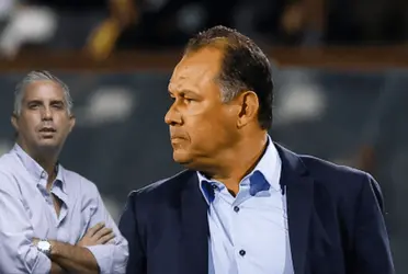 Juan Reynoso ha sido criticado por varios medios tras su paso por la Selección Peruana