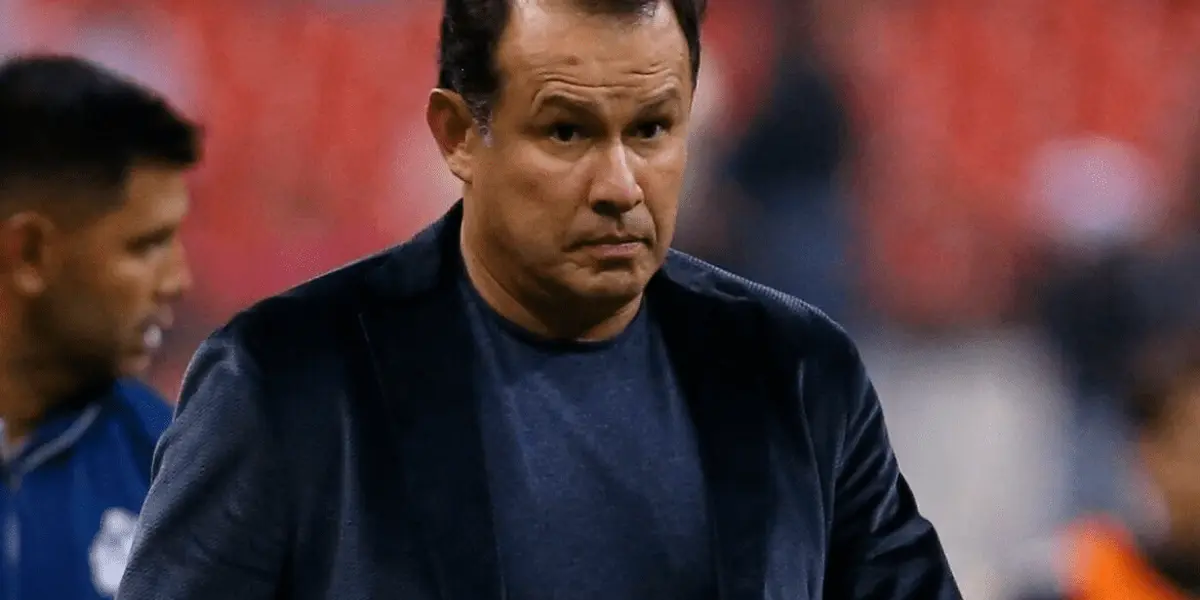 Juan Reynoso no logró impresionar a los hinchas, los cuales terminaron más que molestos