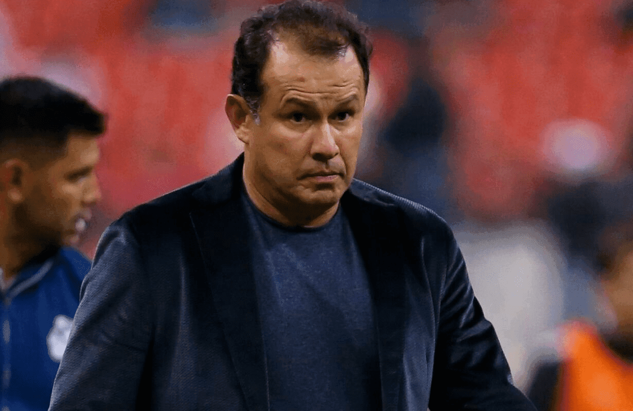 Juan Reynoso no logró impresionar a los hinchas, los cuales terminaron más que molestos