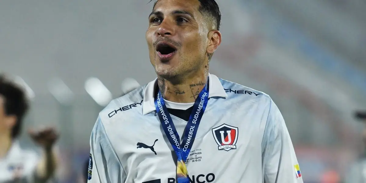 Juan Reynoso ovacionó a Paolo Guerrero tras conseguir la Copa Sudamericana con LDU de Quito. 