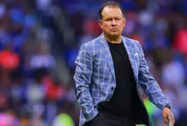 Juan Reynoso podría ser el próximo entrenador peruano